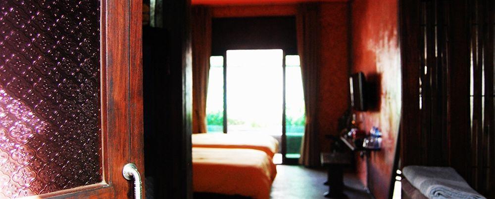 Qi 68 Hotel Chiang Mai Exterior photo